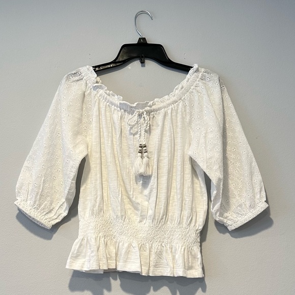 Ralph Lauren Women’s 💯 % cottonEyelet Off-The-Shoulder Pullover Top White, PM/M - Picture 7 of 9